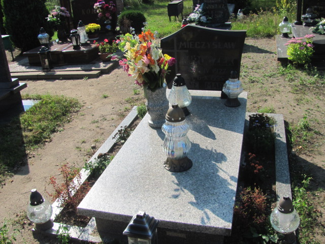 Grób Mieczysław Mroczek